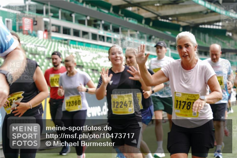 13.09.2026 - 21. swb-Marathon Bremen Michael Burmester http://msf.ph/oto/10473717 13.09.2026 10:38:00 Laufen im Stadion 10090, 10091, 10092, 10150, 10153, 10154, 10168, 10186, 10188, 10190, 10198, 10205, 10237, 10257, 10259, 10260, 10273, 10274, 10283, 10296, 10305, 10315, 10323, 10327, 10331, 10332, 10370, 10375, 10376, 10390, 10429, 10432, 10444, 10465, 10488, 10497, 10500, 10516, 10526, 10598, 10613, 10633, 10645, 10647, 10648, 10654, 10659, 10661, 10663, 10674, 10681, 10682, 10695, 10697, 10802, 10823 meine-sportfotos.de
