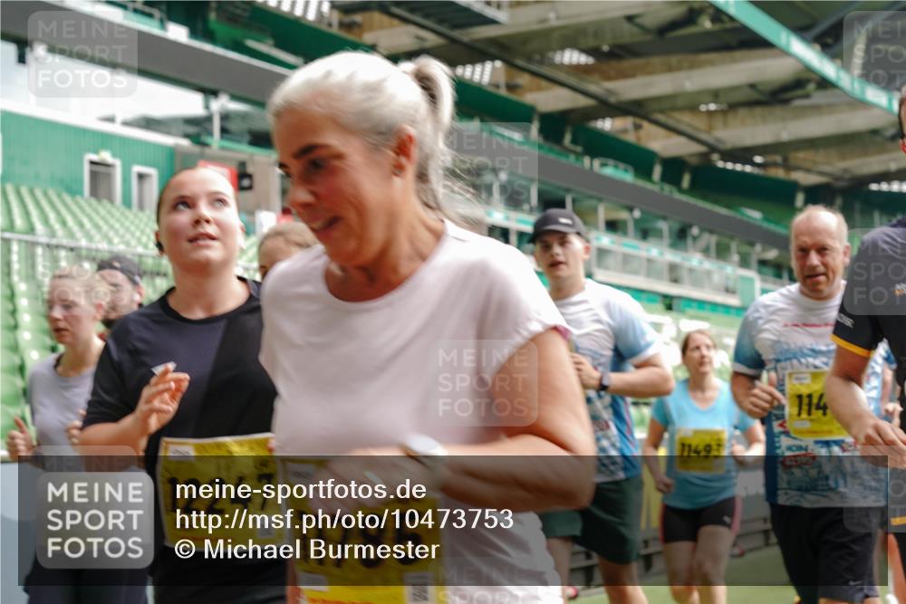 13.09.2026 - 21. swb-Marathon Bremen Michael Burmester http://msf.ph/oto/10473753 13.09.2026 10:38:01 Laufen im Stadion 10090, 10091, 10092, 10150, 10153, 10154, 10168, 10186, 10188, 10190, 10198, 10205, 10237, 10257, 10259, 10260, 10273, 10274, 10283, 10296, 10305, 10315, 10323, 10327, 10331, 10332, 10370, 10375, 10376, 10390, 10432, 10444, 10465, 10488, 10497, 10500, 10516, 10526, 10598, 10613, 10633, 10645, 10647, 10648, 10654, 10659, 10661, 10663, 10674, 10681, 10682, 10695, 10697, 10802, 10823 meine-sportfotos.de