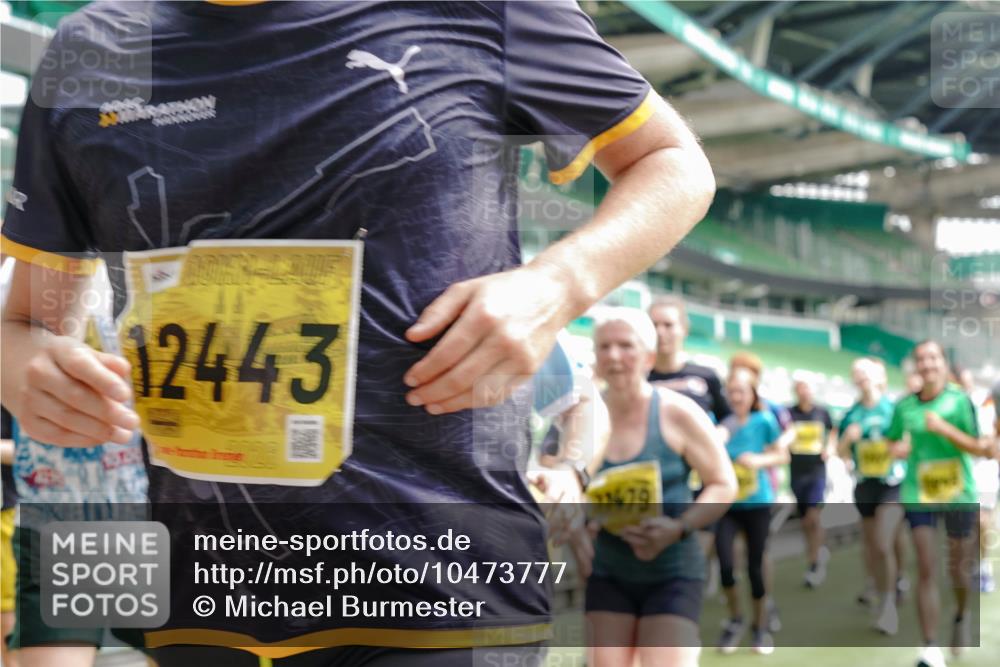 13.09.2026 - 21. swb-Marathon Bremen Michael Burmester http://msf.ph/oto/10473777 13.09.2026 10:38:02 Laufen im Stadion 10090, 10091, 10092, 10150, 10153, 10154, 10168, 10186, 10188, 10190, 10198, 10205, 10237, 10257, 10259, 10260, 10273, 10274, 10283, 10296, 10305, 10315, 10323, 10327, 10331, 10332, 10370, 10375, 10376, 10390, 10432, 10444, 10465, 10488, 10497, 10500, 10516, 10526, 10598, 10613, 10633, 10645, 10647, 10648, 10654, 10659, 10661, 10663, 10674, 10681, 10682, 10695, 10697, 10802, 10823 meine-sportfotos.de
