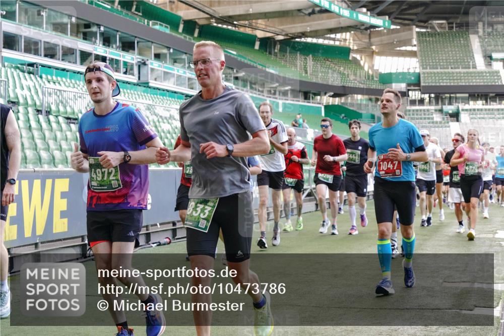13.09.2026 - 21. swb-Marathon Bremen Michael Burmester http://msf.ph/oto/10473786 13.09.2026 13:15:44 Laufen im Stadion 143, 153, 231, 263, 266, 300, 414, 598, 612, 653, 1008, 1047, 1185, 1312, 1465, 1539, 1818, 1819, 1874, 2013, 2218, 2235, 2314, 2351, 2359, 2363, 2385, 2386, 2466, 2468, 2484, 2494, 2579, 2664, 2667, 2678, 2690, 2691, 2698, 2737, 2760, 2778, 2783, 2799, 2838, 2846, 2859, 2861, 2865, 2874, 2958, 2974, 2978, 3001, 3075, 3133, 3157, 3165, 3185, 3237, 3265, 3331, 3355, 3382, 3387, 3486, 3512, 3670, 3680, 3829, 4034, 4080, 4306, 703 meine-sportfotos.de
