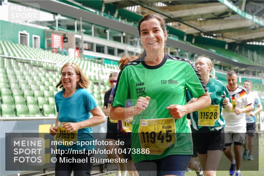 13.09.2026 - 21. swb-Marathon Bremen Michael Burmester http://msf.ph/oto/10473886 13.09.2026 10:38:05 Laufen im Stadion 10090, 10091, 10092, 10150, 10153, 10154, 10168, 10186, 10188, 10190, 10198, 10205, 10237, 10257, 10259, 10260, 10273, 10274, 10283, 10296, 10305, 10315, 10323, 10327, 10331, 10332, 10370, 10375, 10376, 10432, 10444, 10465, 10488, 10497, 10500, 10516, 10526, 10598, 10613, 10633, 10645, 10647, 10648, 10654, 10659, 10661, 10663, 10674, 10681, 10682, 10695, 10697, 10802, 10823 meine-sportfotos.de
