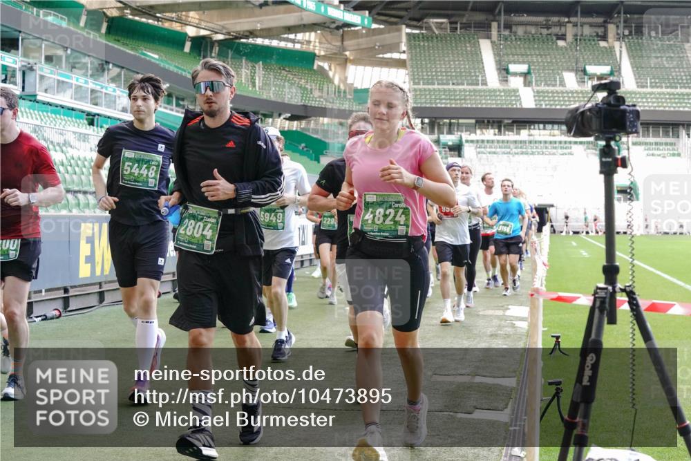 13.09.2026 - 21. swb-Marathon Bremen Michael Burmester http://msf.ph/oto/10473895 13.09.2026 13:15:47 Laufen im Stadion 143, 153, 231, 263, 266, 300, 414, 598, 612, 653, 1008, 1047, 1185, 1312, 1465, 1539, 1818, 1819, 1874, 2013, 2218, 2235, 2314, 2351, 2359, 2363, 2385, 2386, 2466, 2468, 2484, 2494, 2579, 2664, 2667, 2678, 2690, 2691, 2698, 2737, 2760, 2778, 2783, 2799, 2838, 2846, 2859, 2861, 2865, 2874, 2958, 2974, 2978, 3001, 3075, 3133, 3157, 3165, 3185, 3237, 3265, 3331, 3355, 3382, 3387, 3486, 3512, 3670, 3680, 3829, 4034, 4080, 4306, 703 meine-sportfotos.de