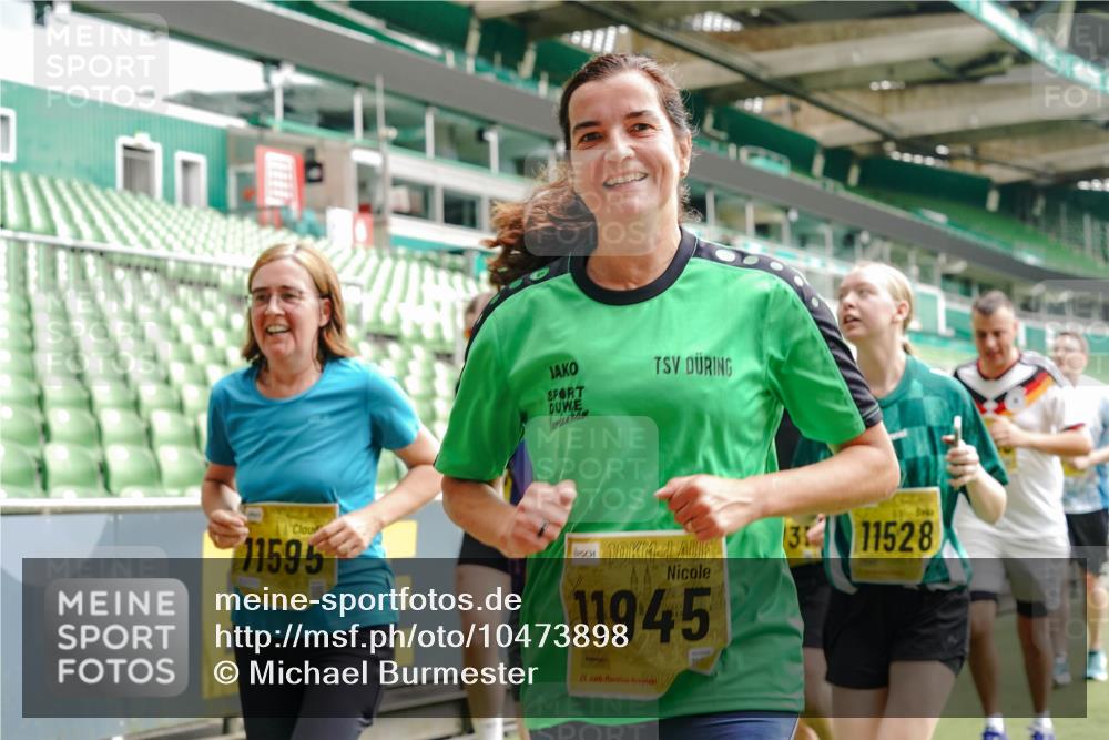 13.09.2026 - 21. swb-Marathon Bremen Michael Burmester http://msf.ph/oto/10473898 13.09.2026 10:38:05 Laufen im Stadion 10090, 10091, 10092, 10150, 10153, 10154, 10168, 10186, 10188, 10190, 10198, 10205, 10237, 10257, 10259, 10260, 10273, 10274, 10283, 10296, 10305, 10315, 10323, 10327, 10331, 10332, 10370, 10375, 10376, 10432, 10444, 10465, 10488, 10497, 10500, 10516, 10526, 10598, 10613, 10633, 10645, 10647, 10648, 10654, 10659, 10661, 10663, 10674, 10681, 10682, 10695, 10697, 10802, 10823 meine-sportfotos.de