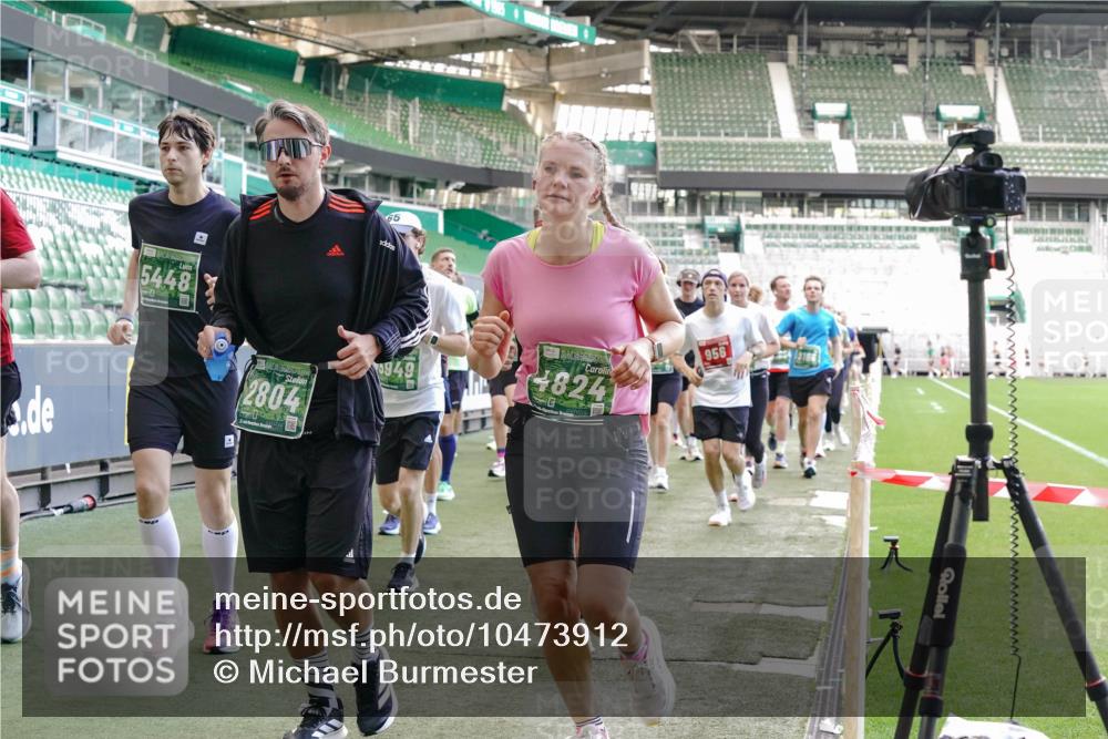 13.09.2026 - 21. swb-Marathon Bremen Michael Burmester http://msf.ph/oto/10473912 13.09.2026 13:15:47 Laufen im Stadion 143, 153, 231, 263, 266, 300, 414, 598, 612, 653, 1008, 1047, 1185, 1312, 1465, 1539, 1818, 1819, 1874, 2013, 2218, 2235, 2314, 2351, 2359, 2363, 2385, 2386, 2466, 2468, 2484, 2494, 2579, 2664, 2667, 2678, 2690, 2691, 2698, 2737, 2760, 2778, 2783, 2799, 2838, 2846, 2859, 2861, 2865, 2874, 2958, 2974, 2978, 3001, 3075, 3133, 3157, 3165, 3185, 3237, 3265, 3331, 3355, 3382, 3387, 3486, 3512, 3670, 3680, 3829, 4034, 4080, 4306, 703 meine-sportfotos.de