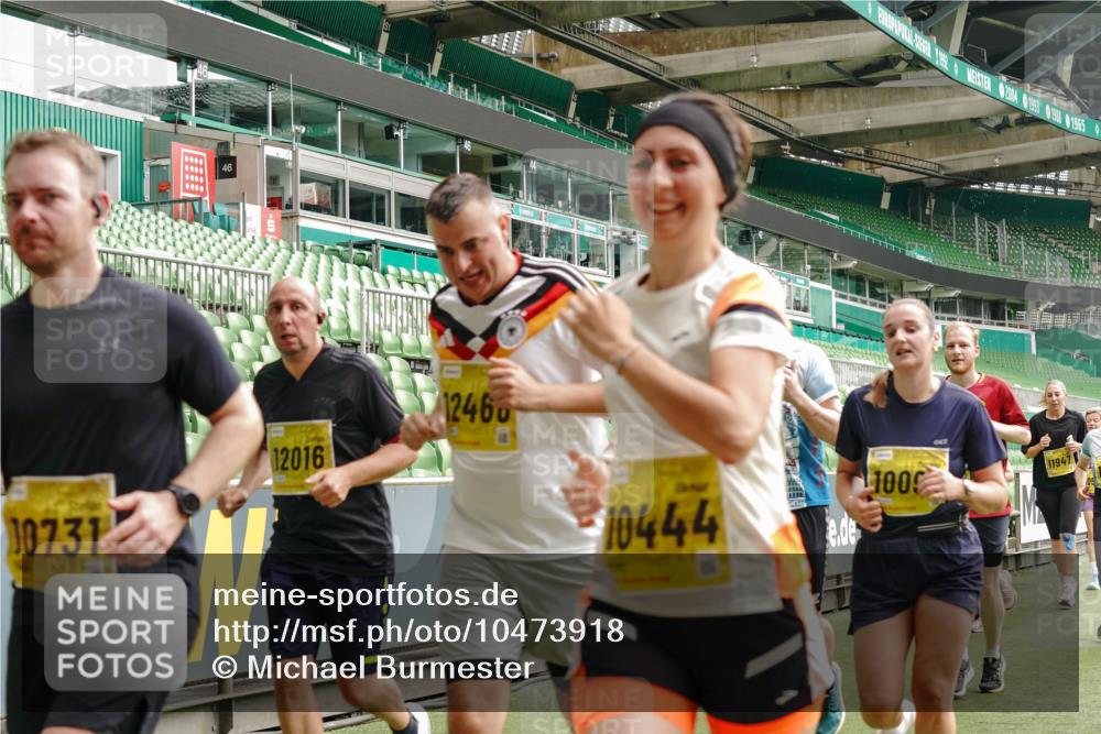 13.09.2026 - 21. swb-Marathon Bremen Michael Burmester http://msf.ph/oto/10473918 13.09.2026 10:38:07 Laufen im Stadion 10090, 10091, 10092, 10150, 10153, 10154, 10168, 10186, 10188, 10190, 10198, 10205, 10237, 10259, 10260, 10273, 10274, 10283, 10296, 10305, 10315, 10323, 10327, 10331, 10332, 10370, 10375, 10376, 10432, 10444, 10465, 10488, 10497, 10500, 10516, 10526, 10598, 10613, 10633, 10645, 10647, 10648, 10654, 10659, 10661, 10663, 10674, 10681, 10682, 10695, 10697, 10802, 10823 meine-sportfotos.de