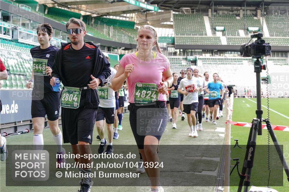 13.09.2026 - 21. swb-Marathon Bremen Michael Burmester http://msf.ph/oto/10473924 13.09.2026 13:15:47 Laufen im Stadion 143, 153, 231, 263, 266, 300, 414, 598, 612, 653, 1008, 1047, 1185, 1312, 1465, 1539, 1818, 1819, 1874, 2013, 2218, 2235, 2314, 2351, 2359, 2363, 2385, 2386, 2466, 2468, 2484, 2494, 2579, 2664, 2667, 2678, 2690, 2691, 2698, 2737, 2760, 2778, 2783, 2799, 2838, 2846, 2859, 2861, 2865, 2874, 2958, 2974, 2978, 3001, 3075, 3133, 3157, 3165, 3185, 3237, 3265, 3331, 3355, 3382, 3387, 3486, 3512, 3670, 3680, 3829, 4034, 4080, 4306, 703 meine-sportfotos.de