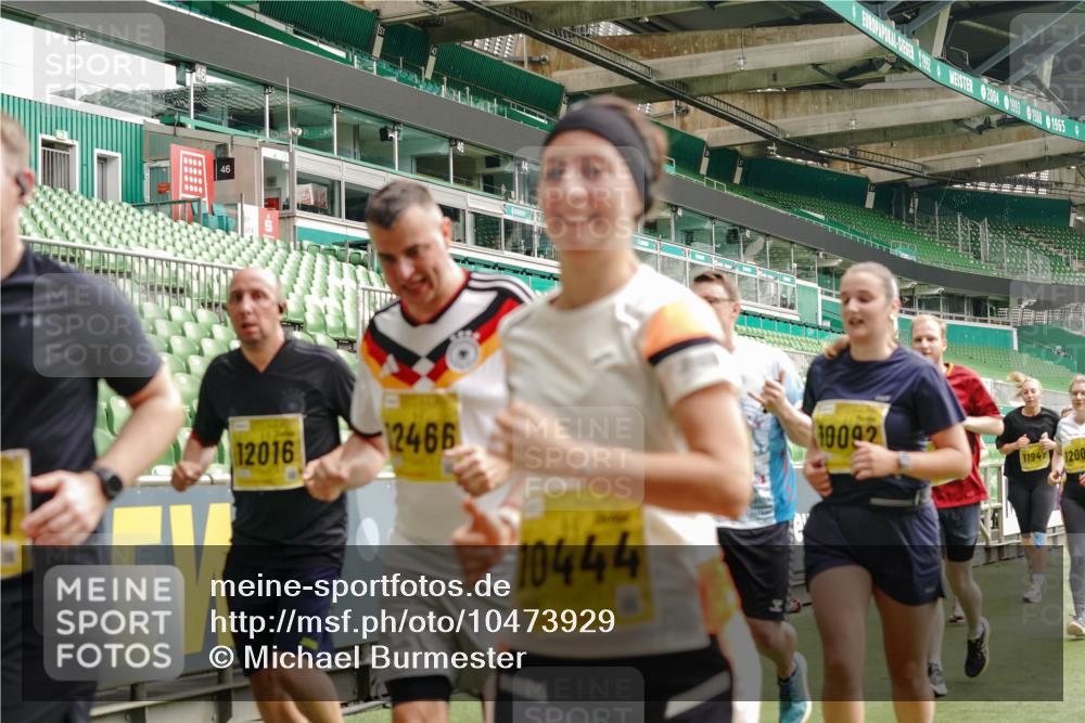 13.09.2026 - 21. swb-Marathon Bremen Michael Burmester http://msf.ph/oto/10473929 13.09.2026 10:38:07 Laufen im Stadion 10090, 10091, 10092, 10150, 10153, 10154, 10168, 10186, 10188, 10190, 10198, 10205, 10237, 10259, 10260, 10273, 10274, 10283, 10296, 10305, 10315, 10323, 10327, 10331, 10332, 10370, 10375, 10376, 10432, 10444, 10465, 10488, 10497, 10500, 10516, 10526, 10598, 10613, 10633, 10645, 10647, 10648, 10654, 10659, 10661, 10663, 10674, 10681, 10682, 10695, 10697, 10802, 10823 meine-sportfotos.de