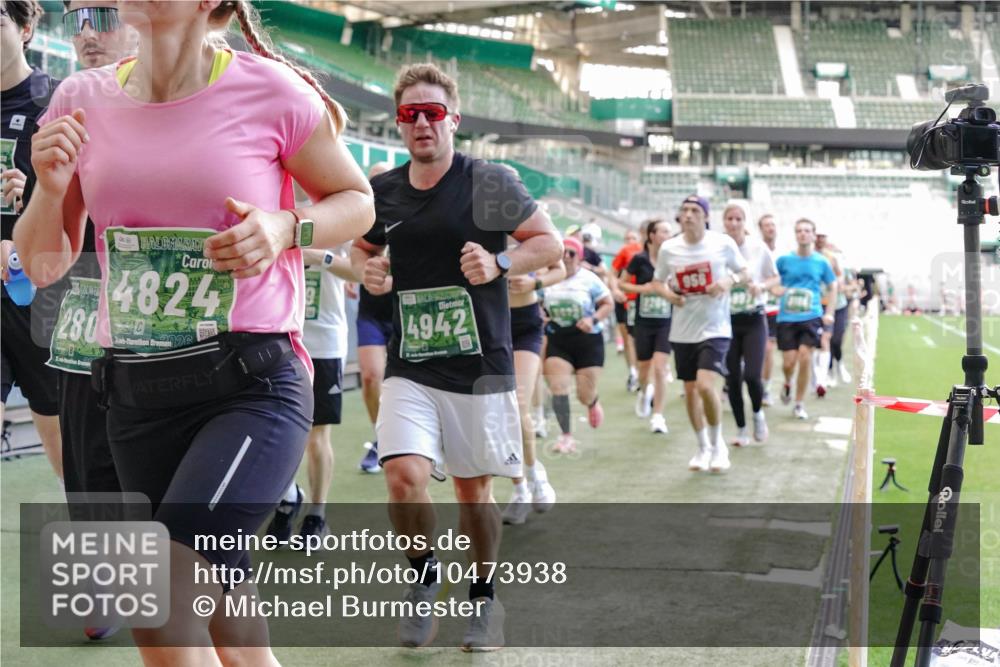 13.09.2026 - 21. swb-Marathon Bremen Michael Burmester http://msf.ph/oto/10473938 13.09.2026 13:15:48 Laufen im Stadion 143, 153, 231, 263, 266, 300, 414, 598, 612, 653, 1008, 1047, 1185, 1312, 1465, 1539, 1818, 1819, 1874, 2013, 2218, 2235, 2314, 2351, 2359, 2363, 2385, 2386, 2466, 2468, 2484, 2494, 2579, 2664, 2667, 2678, 2690, 2691, 2698, 2737, 2760, 2778, 2783, 2799, 2838, 2846, 2859, 2861, 2865, 2874, 2958, 2974, 2978, 3001, 3075, 3133, 3157, 3165, 3185, 3237, 3265, 3331, 3355, 3382, 3387, 3486, 3512, 3670, 3680, 3829, 4034, 4080, 4306, 703 meine-sportfotos.de