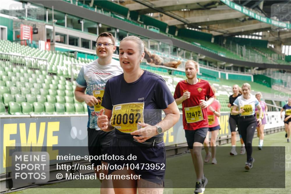 13.09.2026 - 21. swb-Marathon Bremen Michael Burmester http://msf.ph/oto/10473952 13.09.2026 10:38:08 Laufen im Stadion 10090, 10091, 10092, 10150, 10153, 10154, 10168, 10186, 10188, 10190, 10198, 10205, 10237, 10259, 10260, 10273, 10274, 10283, 10296, 10305, 10315, 10323, 10327, 10331, 10332, 10370, 10375, 10376, 10432, 10444, 10465, 10488, 10497, 10500, 10516, 10526, 10598, 10613, 10630, 10633, 10645, 10647, 10648, 10654, 10659, 10661, 10663, 10674, 10681, 10682, 10695, 10697, 10802, 10823 meine-sportfotos.de