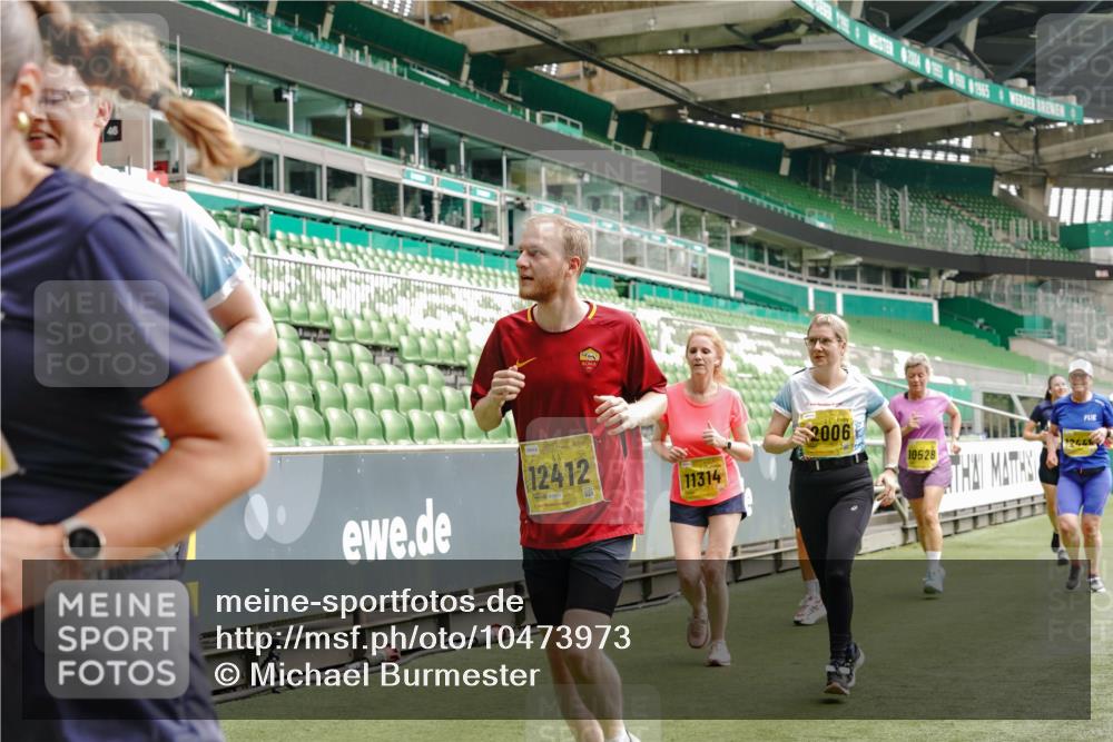 13.09.2026 - 21. swb-Marathon Bremen Michael Burmester http://msf.ph/oto/10473973 13.09.2026 10:38:09 Laufen im Stadion 10090, 10091, 10092, 10150, 10153, 10154, 10168, 10186, 10188, 10190, 10198, 10205, 10237, 10259, 10260, 10273, 10274, 10283, 10296, 10305, 10315, 10323, 10327, 10331, 10332, 10370, 10375, 10376, 10432, 10444, 10465, 10488, 10497, 10500, 10516, 10526, 10595, 10598, 10613, 10630, 10633, 10645, 10647, 10648, 10654, 10659, 10661, 10663, 10674, 10681, 10682, 10695, 10697, 10802, 10823 meine-sportfotos.de