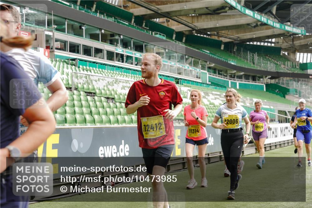 13.09.2026 - 21. swb-Marathon Bremen Michael Burmester http://msf.ph/oto/10473985 13.09.2026 10:38:09 Laufen im Stadion 10090, 10091, 10092, 10150, 10153, 10154, 10168, 10186, 10188, 10190, 10198, 10205, 10237, 10259, 10260, 10273, 10274, 10283, 10296, 10305, 10315, 10323, 10327, 10331, 10332, 10370, 10375, 10376, 10432, 10444, 10465, 10488, 10497, 10500, 10516, 10526, 10595, 10598, 10613, 10630, 10633, 10645, 10647, 10648, 10654, 10659, 10661, 10663, 10674, 10681, 10682, 10695, 10697, 10802, 10823 meine-sportfotos.de