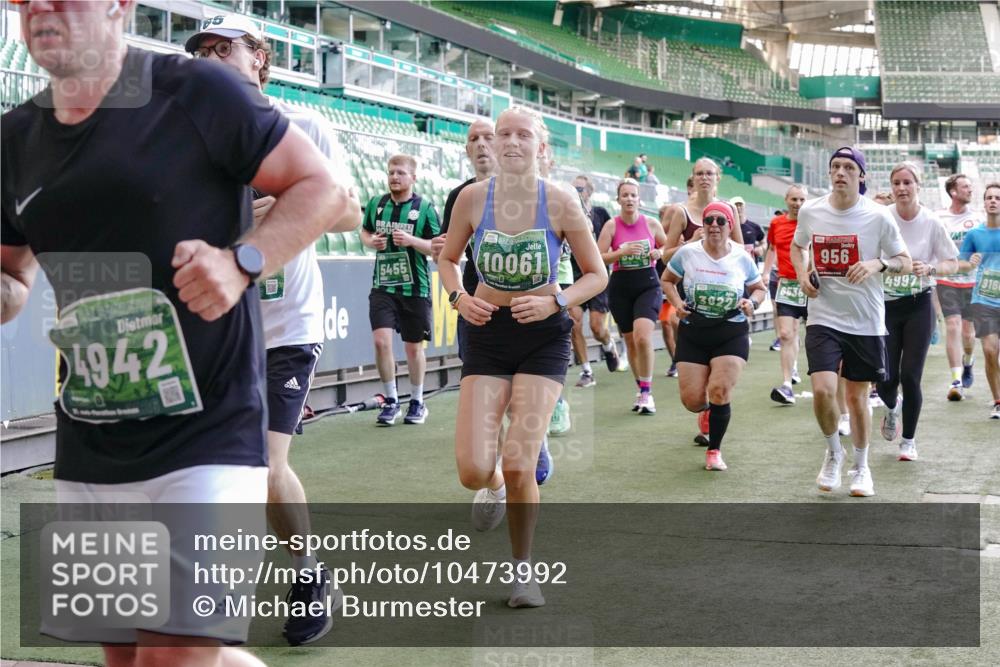 13.09.2026 - 21. swb-Marathon Bremen Michael Burmester http://msf.ph/oto/10473992 13.09.2026 13:15:49 Laufen im Stadion 143, 153, 231, 263, 266, 300, 414, 598, 612, 653, 990, 1008, 1047, 1185, 1312, 1465, 1539, 1818, 1819, 1874, 2013, 2218, 2235, 2314, 2351, 2359, 2363, 2385, 2386, 2466, 2468, 2484, 2494, 2579, 2664, 2667, 2678, 2690, 2691, 2698, 2737, 2760, 2778, 2783, 2799, 2838, 2846, 2859, 2861, 2865, 2874, 2958, 2974, 2978, 3001, 3075, 3133, 3157, 3165, 3185, 3237, 3265, 3331, 3355, 3382, 3387, 3486, 3501, 3512, 3670, 3680, 3829, 4034, 4080, 4306, 703 meine-sportfotos.de