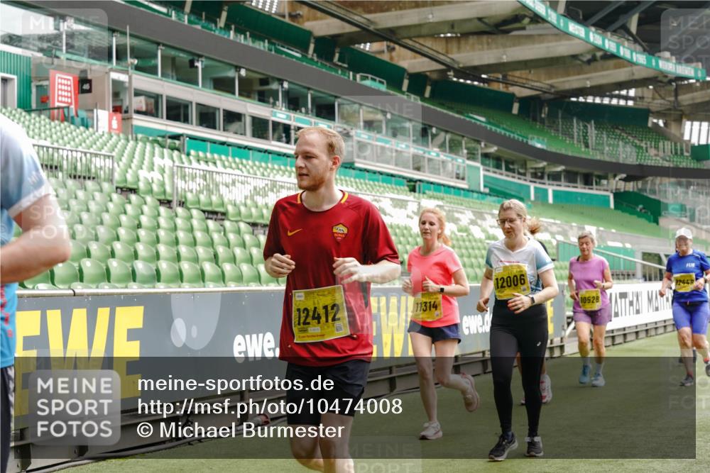 13.09.2026 - 21. swb-Marathon Bremen Michael Burmester http://msf.ph/oto/10474008 13.09.2026 10:38:09 Laufen im Stadion 10090, 10091, 10092, 10150, 10153, 10154, 10168, 10186, 10188, 10190, 10198, 10205, 10237, 10259, 10260, 10273, 10274, 10283, 10296, 10305, 10315, 10323, 10327, 10331, 10332, 10370, 10375, 10376, 10432, 10444, 10465, 10488, 10497, 10500, 10516, 10526, 10595, 10598, 10613, 10630, 10633, 10645, 10647, 10648, 10654, 10659, 10661, 10663, 10674, 10681, 10682, 10695, 10697, 10802, 10823 meine-sportfotos.de