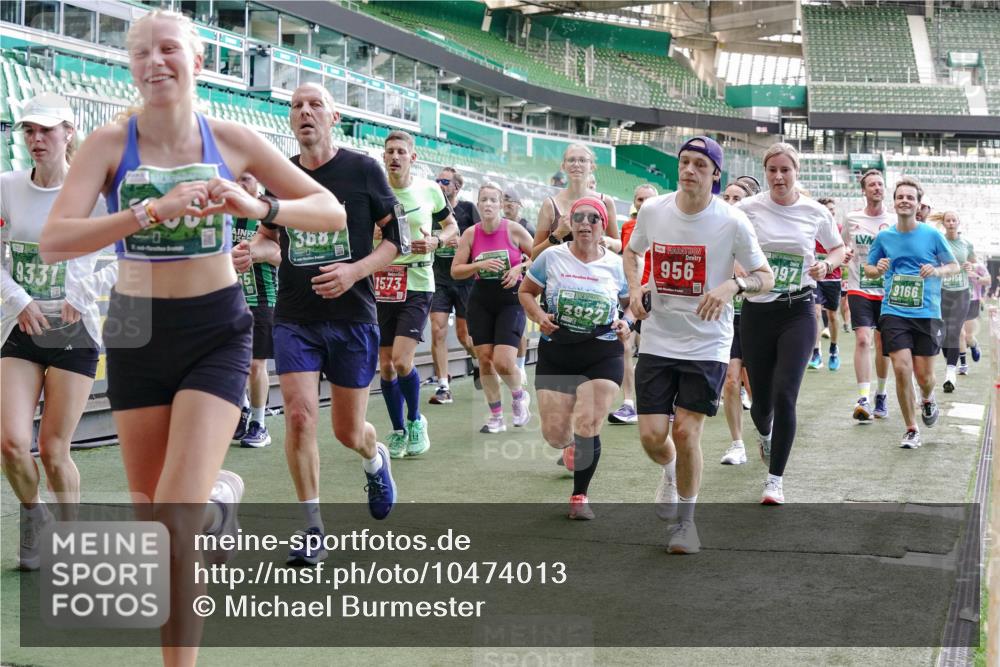 13.09.2026 - 21. swb-Marathon Bremen Michael Burmester http://msf.ph/oto/10474013 13.09.2026 13:15:50 Laufen im Stadion 143, 153, 231, 263, 266, 300, 414, 598, 612, 653, 990, 1008, 1047, 1185, 1312, 1465, 1539, 1818, 1819, 1874, 2013, 2218, 2235, 2314, 2351, 2359, 2363, 2385, 2386, 2466, 2468, 2484, 2494, 2579, 2664, 2667, 2678, 2690, 2691, 2698, 2737, 2760, 2778, 2783, 2799, 2838, 2846, 2859, 2861, 2865, 2874, 2958, 2974, 2978, 3001, 3075, 3133, 3157, 3165, 3185, 3237, 3265, 3331, 3355, 3382, 3387, 3486, 3501, 3512, 3670, 3680, 3829, 4034, 4080, 4306, 703 meine-sportfotos.de