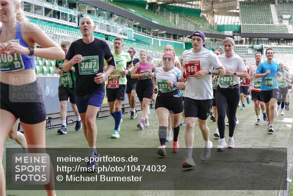 13.09.2026 - 21. swb-Marathon Bremen Michael Burmester http://msf.ph/oto/10474032 13.09.2026 13:15:50 Laufen im Stadion 143, 153, 231, 263, 266, 300, 414, 598, 612, 653, 990, 1008, 1047, 1185, 1312, 1465, 1539, 1818, 1819, 1874, 2013, 2218, 2235, 2314, 2351, 2359, 2363, 2385, 2386, 2466, 2468, 2484, 2494, 2579, 2664, 2667, 2678, 2690, 2691, 2698, 2737, 2760, 2778, 2783, 2799, 2838, 2846, 2859, 2861, 2865, 2874, 2958, 2974, 2978, 3001, 3075, 3133, 3157, 3165, 3185, 3237, 3265, 3331, 3355, 3382, 3387, 3486, 3501, 3512, 3670, 3680, 3829, 4034, 4080, 4306, 703 meine-sportfotos.de