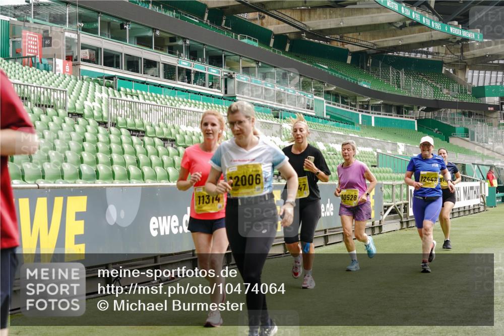13.09.2026 - 21. swb-Marathon Bremen Michael Burmester http://msf.ph/oto/10474064 13.09.2026 10:38:10 Laufen im Stadion 10090, 10091, 10092, 10150, 10153, 10154, 10168, 10186, 10188, 10190, 10198, 10205, 10237, 10259, 10260, 10273, 10274, 10283, 10296, 10305, 10315, 10323, 10327, 10331, 10332, 10370, 10375, 10376, 10432, 10444, 10465, 10488, 10497, 10500, 10516, 10526, 10595, 10598, 10613, 10630, 10633, 10645, 10647, 10648, 10654, 10659, 10661, 10663, 10674, 10681, 10682, 10695, 10697, 10802, 10823 meine-sportfotos.de