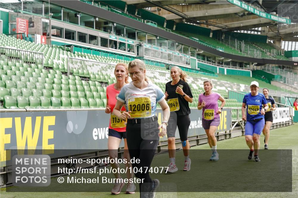 13.09.2026 - 21. swb-Marathon Bremen Michael Burmester http://msf.ph/oto/10474077 13.09.2026 10:38:10 Laufen im Stadion 10090, 10091, 10092, 10150, 10153, 10154, 10168, 10186, 10188, 10190, 10198, 10205, 10237, 10259, 10260, 10273, 10274, 10283, 10296, 10305, 10315, 10323, 10327, 10331, 10332, 10370, 10375, 10376, 10432, 10444, 10465, 10488, 10497, 10500, 10516, 10526, 10595, 10598, 10613, 10630, 10633, 10645, 10647, 10648, 10654, 10659, 10661, 10663, 10674, 10681, 10682, 10695, 10697, 10802, 10823 meine-sportfotos.de