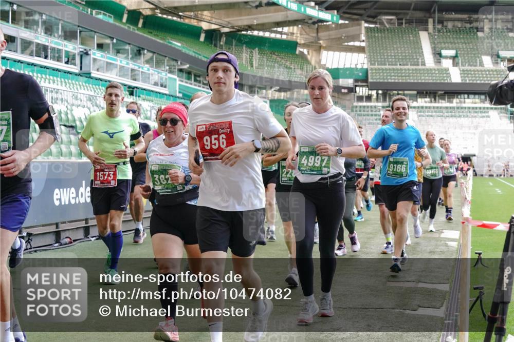 13.09.2026 - 21. swb-Marathon Bremen Michael Burmester http://msf.ph/oto/10474082 13.09.2026 13:15:51 Laufen im Stadion 143, 153, 231, 263, 266, 300, 414, 598, 612, 653, 990, 1008, 1047, 1185, 1312, 1465, 1539, 1818, 1819, 1874, 2013, 2218, 2235, 2259, 2314, 2351, 2359, 2363, 2385, 2386, 2466, 2468, 2484, 2494, 2579, 2664, 2667, 2678, 2690, 2691, 2698, 2737, 2760, 2778, 2783, 2799, 2838, 2846, 2859, 2861, 2865, 2874, 2958, 2974, 2978, 2996, 3001, 3075, 3133, 3157, 3165, 3185, 3237, 3265, 3331, 3355, 3382, 3387, 3486, 3501, 3512, 3670, 3680, 3829, 4034, 4080, 4306, 703 meine-sportfotos.de