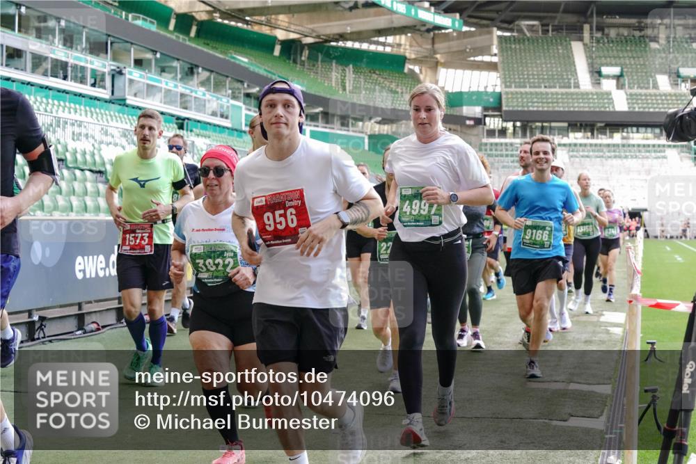 13.09.2026 - 21. swb-Marathon Bremen Michael Burmester http://msf.ph/oto/10474096 13.09.2026 13:15:51 Laufen im Stadion 143, 153, 231, 263, 266, 300, 414, 598, 612, 653, 990, 1008, 1047, 1185, 1312, 1465, 1539, 1818, 1819, 1874, 2013, 2218, 2235, 2259, 2314, 2351, 2359, 2363, 2385, 2386, 2466, 2468, 2484, 2494, 2579, 2664, 2667, 2678, 2690, 2691, 2698, 2737, 2760, 2778, 2783, 2799, 2838, 2846, 2859, 2861, 2865, 2874, 2958, 2974, 2978, 2996, 3001, 3075, 3133, 3157, 3165, 3185, 3237, 3265, 3331, 3355, 3382, 3387, 3486, 3501, 3512, 3670, 3680, 3829, 4034, 4080, 4306, 703 meine-sportfotos.de