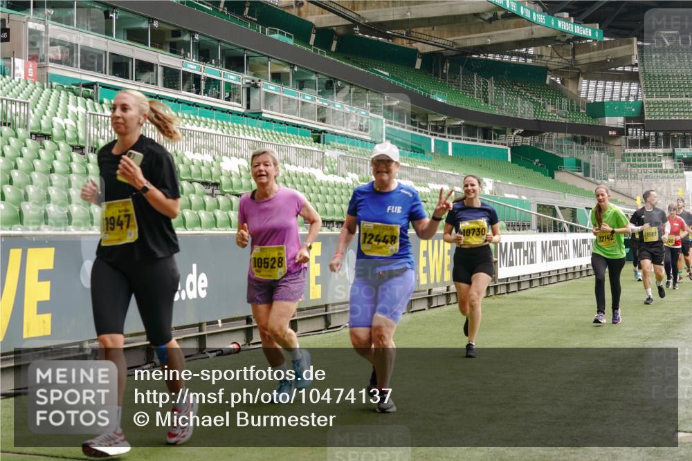 13.09.2026 - 21. swb-Marathon Bremen Michael Burmester http://msf.ph/oto/10474137 13.09.2026 10:38:12 Laufen im Stadion 10090, 10091, 10092, 10150, 10168, 10186, 10188, 10190, 10205, 10237, 10238, 10259, 10260, 10273, 10274, 10283, 10305, 10315, 10323, 10327, 10331, 10332, 10370, 10375, 10376, 10432, 10444, 10465, 10488, 10497, 10500, 10516, 10526, 10595, 10598, 10613, 10630, 10645, 10647, 10648, 10654, 10659, 10661, 10663, 10674, 10681, 10682, 10695, 10697, 10802, 10823 meine-sportfotos.de