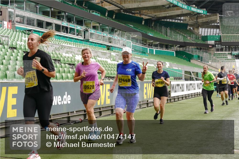 13.09.2026 - 21. swb-Marathon Bremen Michael Burmester http://msf.ph/oto/10474147 13.09.2026 10:38:12 Laufen im Stadion 10090, 10091, 10092, 10150, 10168, 10186, 10188, 10190, 10205, 10237, 10238, 10259, 10260, 10273, 10274, 10283, 10305, 10315, 10323, 10327, 10331, 10332, 10370, 10375, 10376, 10432, 10444, 10465, 10488, 10497, 10500, 10516, 10526, 10595, 10598, 10613, 10630, 10645, 10647, 10648, 10654, 10659, 10661, 10663, 10674, 10681, 10682, 10695, 10697, 10802, 10823 meine-sportfotos.de