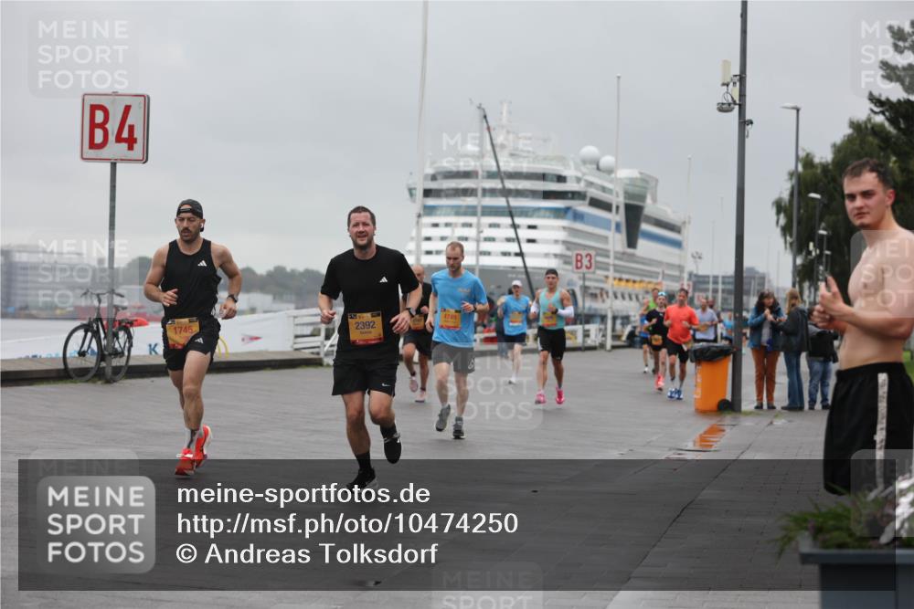 13.09.2026 - Kiel Lauf Andreas Tolksdorf http://msf.ph/oto/10474250 13.09.2026 11:45:37 Kiellinie 4, 1745, 2392, 4749, 3 meine-sportfotos.de