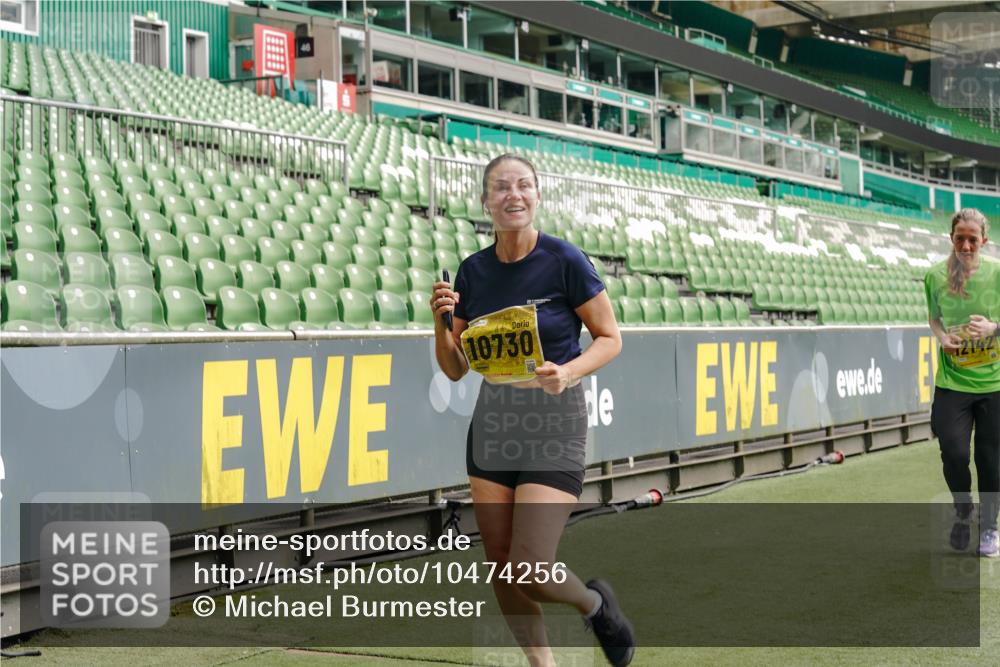 13.09.2026 - 21. swb-Marathon Bremen Michael Burmester http://msf.ph/oto/10474256 13.09.2026 10:38:14 Laufen im Stadion 10090, 10091, 10092, 10150, 10168, 10186, 10188, 10190, 10205, 10237, 10238, 10259, 10260, 10273, 10274, 10283, 10305, 10315, 10323, 10327, 10331, 10332, 10360, 10370, 10375, 10376, 10432, 10444, 10457, 10465, 10469, 10488, 10497, 10500, 10516, 10526, 10595, 10598, 10613, 10630, 10645, 10647, 10648, 10654, 10659, 10661, 10663, 10674, 10681, 10682, 10695, 10697, 10802, 10823 meine-sportfotos.de