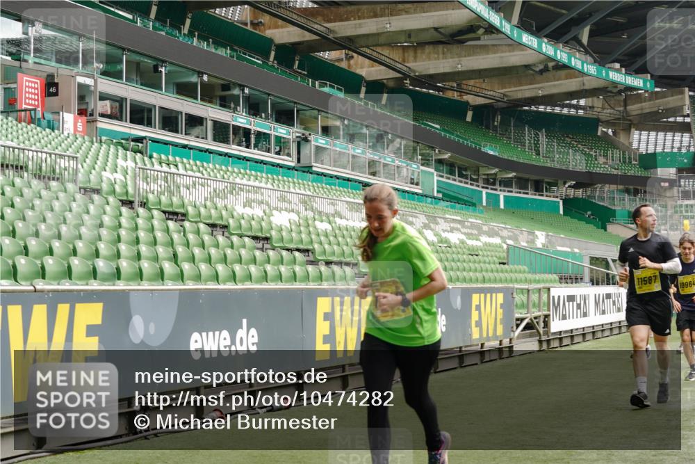 13.09.2026 - 21. swb-Marathon Bremen Michael Burmester http://msf.ph/oto/10474282 13.09.2026 10:38:15 Laufen im Stadion 10090, 10091, 10092, 10150, 10168, 10186, 10188, 10190, 10205, 10237, 10238, 10259, 10260, 10273, 10274, 10283, 10305, 10315, 10323, 10327, 10331, 10332, 10360, 10370, 10375, 10376, 10432, 10444, 10457, 10465, 10469, 10488, 10500, 10516, 10526, 10595, 10598, 10613, 10630, 10645, 10647, 10648, 10654, 10659, 10661, 10663, 10674, 10681, 10682, 10695, 10697, 10802, 10823 meine-sportfotos.de