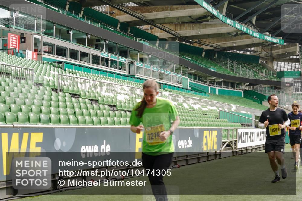 13.09.2026 - 21. swb-Marathon Bremen Michael Burmester http://msf.ph/oto/10474305 13.09.2026 10:38:15 Laufen im Stadion 10090, 10091, 10092, 10150, 10168, 10186, 10188, 10190, 10205, 10237, 10238, 10259, 10260, 10273, 10274, 10283, 10305, 10315, 10323, 10327, 10331, 10332, 10360, 10370, 10375, 10376, 10432, 10444, 10457, 10465, 10469, 10488, 10500, 10516, 10526, 10595, 10598, 10613, 10630, 10645, 10647, 10648, 10654, 10659, 10661, 10663, 10674, 10681, 10682, 10695, 10697, 10802, 10823 meine-sportfotos.de