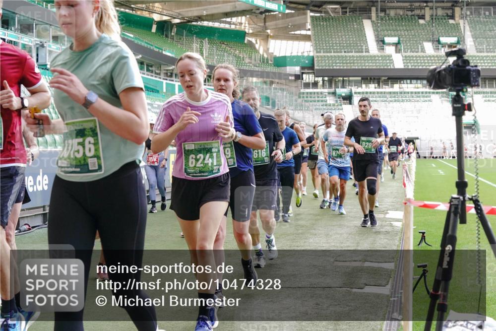 13.09.2026 - 21. swb-Marathon Bremen Michael Burmester http://msf.ph/oto/10474328 13.09.2026 13:15:56 Laufen im Stadion 134, 143, 153, 231, 263, 266, 271, 300, 414, 598, 612, 653, 990, 1008, 1047, 1185, 1312, 1465, 1539, 1874, 2013, 2218, 2235, 2259, 2314, 2351, 2359, 2363, 2385, 2386, 2466, 2468, 2484, 2494, 2562, 2579, 2664, 2667, 2678, 2690, 2691, 2698, 2737, 2760, 2778, 2783, 2799, 2838, 2846, 2859, 2861, 2865, 2874, 2958, 2974, 2978, 2996, 3001, 3075, 3133, 3157, 3165, 3185, 3237, 3265, 3331, 3355, 3382, 3387, 3486, 3501, 3512, 3670, 3680, 3829, 4034, 4080, 4306, 703 meine-sportfotos.de