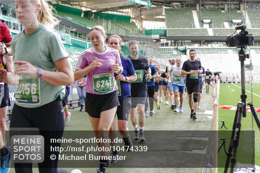 13.09.2026 - 21. swb-Marathon Bremen Michael Burmester http://msf.ph/oto/10474339 13.09.2026 13:15:56 Laufen im Stadion 134, 143, 153, 231, 263, 266, 271, 300, 414, 598, 612, 653, 990, 1008, 1047, 1185, 1312, 1465, 1539, 1874, 2013, 2218, 2235, 2259, 2314, 2351, 2359, 2363, 2385, 2386, 2466, 2468, 2484, 2494, 2562, 2579, 2664, 2667, 2678, 2690, 2691, 2698, 2737, 2760, 2778, 2783, 2799, 2838, 2846, 2859, 2861, 2865, 2874, 2958, 2974, 2978, 2996, 3001, 3075, 3133, 3157, 3165, 3185, 3237, 3265, 3331, 3355, 3382, 3387, 3486, 3501, 3512, 3670, 3680, 3829, 4034, 4080, 4306, 703 meine-sportfotos.de
