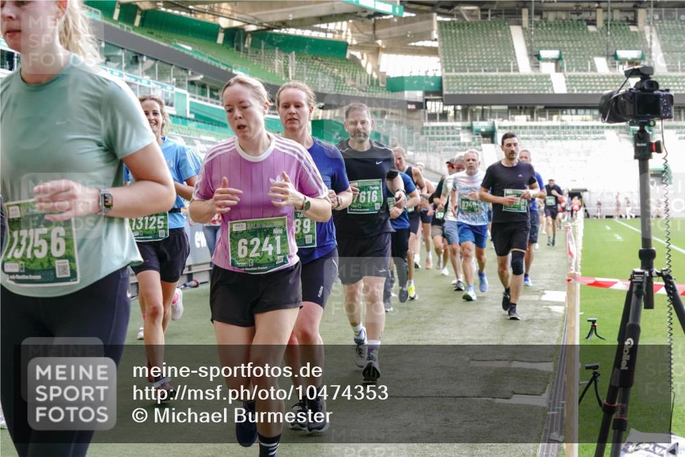 13.09.2026 - 21. swb-Marathon Bremen Michael Burmester http://msf.ph/oto/10474353 13.09.2026 13:15:57 Laufen im Stadion 134, 143, 153, 231, 263, 266, 271, 300, 414, 598, 612, 653, 990, 1008, 1047, 1185, 1312, 1465, 1539, 1825, 1874, 2013, 2218, 2235, 2259, 2351, 2359, 2363, 2385, 2386, 2466, 2468, 2484, 2494, 2562, 2579, 2664, 2667, 2678, 2690, 2691, 2698, 2737, 2760, 2778, 2783, 2799, 2838, 2846, 2859, 2861, 2865, 2874, 2958, 2974, 2978, 2996, 3001, 3075, 3133, 3157, 3165, 3185, 3237, 3265, 3331, 3355, 3366, 3382, 3387, 3486, 3501, 3512, 3670, 3680, 3829, 4034, 4080, 4306, 703 meine-sportfotos.de