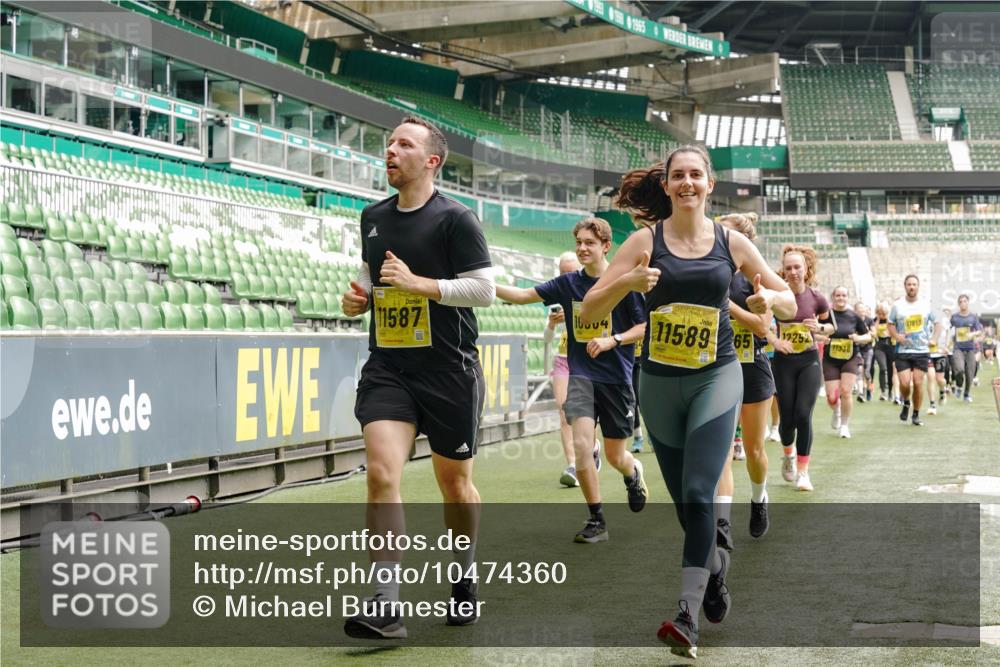 13.09.2026 - 21. swb-Marathon Bremen Michael Burmester http://msf.ph/oto/10474360 13.09.2026 10:38:17 Laufen im Stadion 10090, 10091, 10150, 10168, 10186, 10188, 10190, 10205, 10238, 10259, 10260, 10273, 10274, 10283, 10305, 10315, 10323, 10327, 10331, 10332, 10360, 10370, 10375, 10376, 10404, 10432, 10444, 10457, 10465, 10469, 10488, 10500, 10516, 10526, 10595, 10598, 10630, 10645, 10654, 10659, 10661, 10663, 10674, 10681, 10682, 10695, 10697, 10802, 10823 meine-sportfotos.de