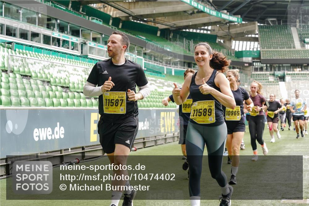 13.09.2026 - 21. swb-Marathon Bremen Michael Burmester http://msf.ph/oto/10474402 13.09.2026 10:38:18 Laufen im Stadion 10090, 10091, 10150, 10168, 10186, 10188, 10190, 10205, 10238, 10259, 10260, 10273, 10274, 10283, 10305, 10315, 10323, 10327, 10331, 10332, 10360, 10364, 10370, 10375, 10376, 10404, 10432, 10444, 10457, 10465, 10469, 10488, 10500, 10516, 10526, 10595, 10598, 10630, 10645, 10654, 10659, 10661, 10663, 10674, 10681, 10682, 10695, 10697, 10802, 10823 meine-sportfotos.de