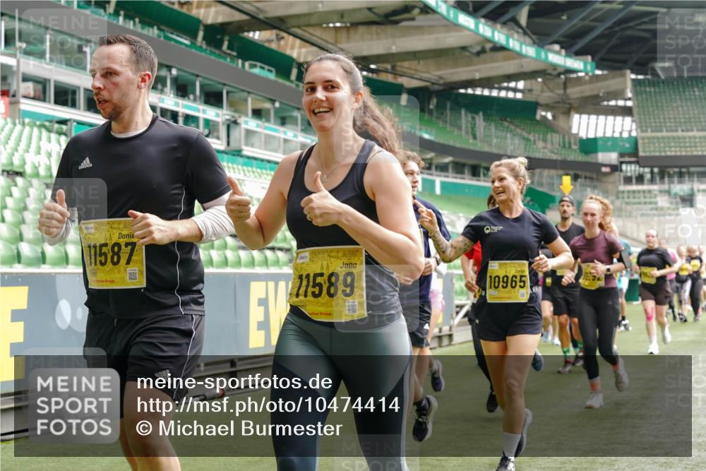 13.09.2026 - 21. swb-Marathon Bremen Michael Burmester http://msf.ph/oto/10474414 13.09.2026 10:38:19 Laufen im Stadion 10090, 10091, 10150, 10168, 10186, 10188, 10190, 10204, 10205, 10238, 10259, 10260, 10273, 10274, 10283, 10305, 10315, 10323, 10327, 10331, 10332, 10360, 10363, 10364, 10370, 10375, 10376, 10404, 10432, 10444, 10457, 10465, 10469, 10488, 10500, 10516, 10526, 10595, 10598, 10630, 10645, 10654, 10659, 10661, 10663, 10674, 10681, 10682, 10686, 10695, 10697, 10802, 10823 meine-sportfotos.de