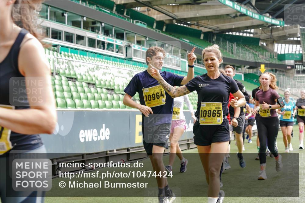 13.09.2026 - 21. swb-Marathon Bremen Michael Burmester http://msf.ph/oto/10474424 13.09.2026 10:38:19 Laufen im Stadion 10090, 10091, 10150, 10168, 10186, 10188, 10190, 10204, 10205, 10238, 10259, 10260, 10273, 10274, 10283, 10305, 10315, 10323, 10327, 10331, 10332, 10360, 10363, 10364, 10370, 10375, 10376, 10404, 10432, 10444, 10457, 10465, 10469, 10488, 10500, 10516, 10526, 10595, 10598, 10630, 10645, 10654, 10659, 10661, 10663, 10674, 10681, 10682, 10686, 10695, 10697, 10802, 10823 meine-sportfotos.de