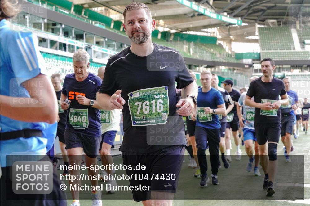 13.09.2026 - 21. swb-Marathon Bremen Michael Burmester http://msf.ph/oto/10474430 13.09.2026 13:15:59 Laufen im Stadion 134, 143, 153, 231, 263, 266, 271, 300, 414, 598, 612, 653, 990, 1047, 1185, 1312, 1465, 1539, 1825, 1874, 2013, 2218, 2235, 2259, 2351, 2359, 2363, 2381, 2385, 2386, 2466, 2468, 2484, 2494, 2562, 2579, 2664, 2667, 2678, 2690, 2691, 2698, 2737, 2760, 2778, 2783, 2799, 2846, 2859, 2861, 2865, 2874, 2958, 2974, 2996, 3001, 3075, 3133, 3157, 3165, 3185, 3237, 3265, 3331, 3355, 3366, 3382, 3387, 3486, 3501, 3512, 3670, 3680, 3829, 4034, 4080, 4306, 703 meine-sportfotos.de