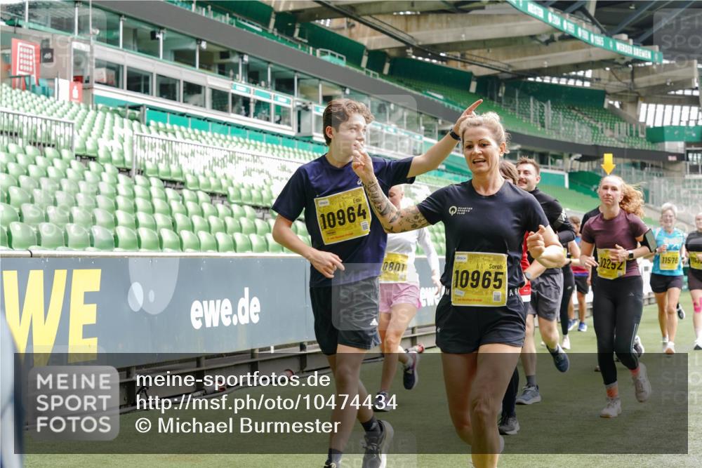 13.09.2026 - 21. swb-Marathon Bremen Michael Burmester http://msf.ph/oto/10474434 13.09.2026 10:38:19 Laufen im Stadion 10090, 10091, 10150, 10168, 10186, 10188, 10190, 10204, 10205, 10238, 10259, 10260, 10273, 10274, 10283, 10305, 10315, 10323, 10327, 10331, 10332, 10360, 10363, 10364, 10370, 10375, 10376, 10404, 10432, 10444, 10457, 10465, 10469, 10488, 10500, 10516, 10526, 10595, 10598, 10630, 10645, 10654, 10659, 10661, 10663, 10674, 10681, 10682, 10686, 10695, 10697, 10802, 10823 meine-sportfotos.de