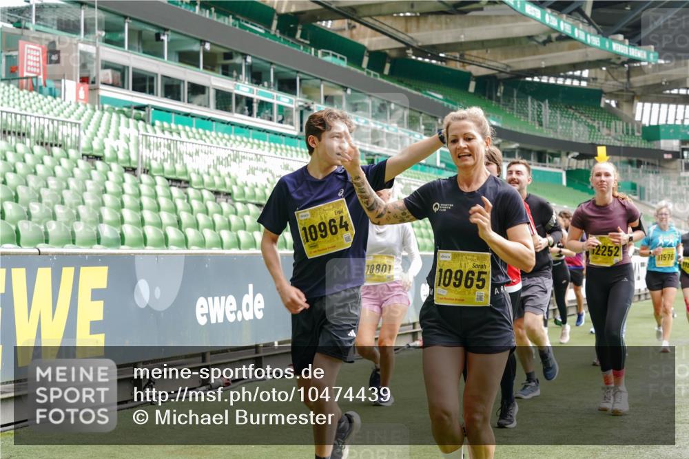 13.09.2026 - 21. swb-Marathon Bremen Michael Burmester http://msf.ph/oto/10474439 13.09.2026 10:38:19 Laufen im Stadion 10090, 10091, 10150, 10168, 10186, 10188, 10190, 10204, 10205, 10238, 10259, 10260, 10273, 10274, 10283, 10305, 10315, 10323, 10327, 10331, 10332, 10360, 10363, 10364, 10370, 10375, 10376, 10404, 10432, 10444, 10457, 10465, 10469, 10488, 10500, 10516, 10526, 10595, 10598, 10630, 10645, 10654, 10659, 10661, 10663, 10674, 10681, 10682, 10686, 10695, 10697, 10802, 10823 meine-sportfotos.de