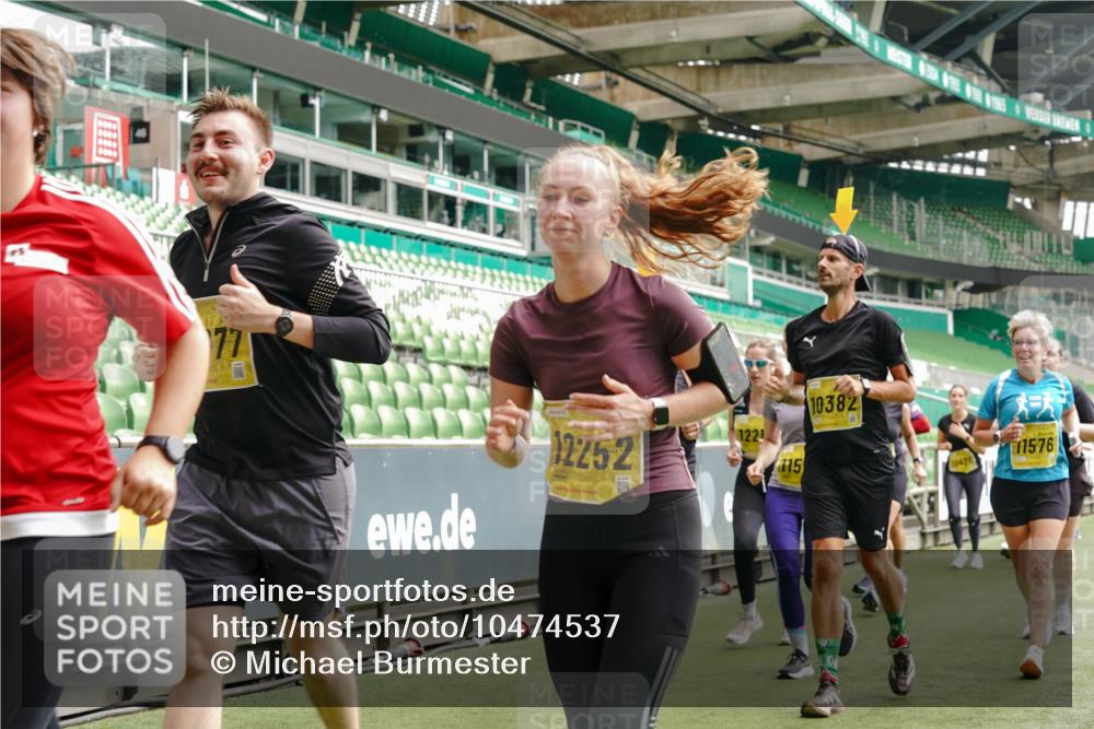 13.09.2026 - 21. swb-Marathon Bremen Michael Burmester http://msf.ph/oto/10474537 13.09.2026 10:38:21 Laufen im Stadion 10090, 10091, 10150, 10168, 10186, 10188, 10190, 10204, 10205, 10238, 10259, 10260, 10273, 10274, 10283, 10305, 10315, 10323, 10327, 10331, 10332, 10360, 10363, 10364, 10370, 10375, 10376, 10404, 10432, 10444, 10457, 10465, 10469, 10488, 10516, 10526, 10595, 10598, 10630, 10645, 10654, 10659, 10661, 10663, 10674, 10681, 10682, 10686, 10695, 10697, 10802, 10823 meine-sportfotos.de