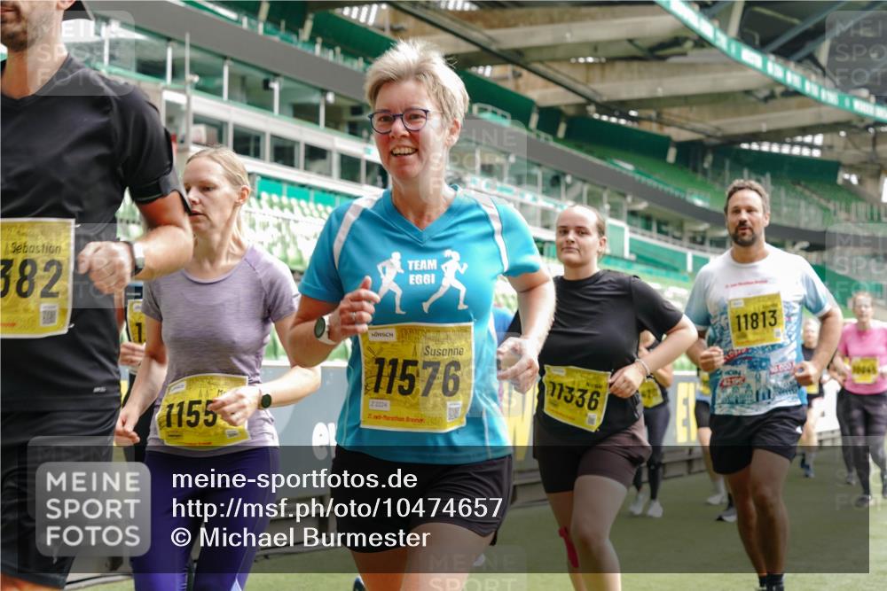 13.09.2026 - 21. swb-Marathon Bremen Michael Burmester http://msf.ph/oto/10474657 13.09.2026 10:38:24 Laufen im Stadion 10090, 10091, 10139, 10150, 10168, 10186, 10188, 10190, 10204, 10205, 10238, 10259, 10260, 10273, 10274, 10283, 10305, 10315, 10323, 10327, 10360, 10363, 10364, 10370, 10375, 10376, 10404, 10432, 10444, 10457, 10465, 10469, 10488, 10505, 10516, 10526, 10595, 10598, 10630, 10645, 10654, 10659, 10661, 10663, 10674, 10681, 10682, 10686, 10695, 10697, 10802, 10823 meine-sportfotos.de