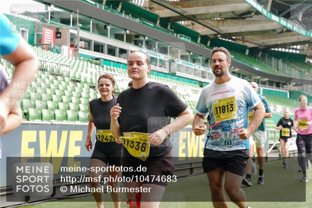 13.09.2026 - 21. swb-Marathon Bremen Michael Burmester http://msf.ph/oto/10474683 13.09.2026 10:38:25 Laufen im Stadion 10090, 10091, 10139, 10150, 10168, 10186, 10188, 10190, 10204, 10205, 10238, 10259, 10260, 10273, 10274, 10283, 10305, 10315, 10323, 10327, 10360, 10363, 10364, 10370, 10375, 10376, 10378, 10404, 10432, 10444, 10457, 10465, 10469, 10488, 10505, 10516, 10526, 10595, 10598, 10630, 10645, 10654, 10661, 10663, 10664, 10674, 10681, 10682, 10686, 10695, 10697, 10802, 10823 meine-sportfotos.de