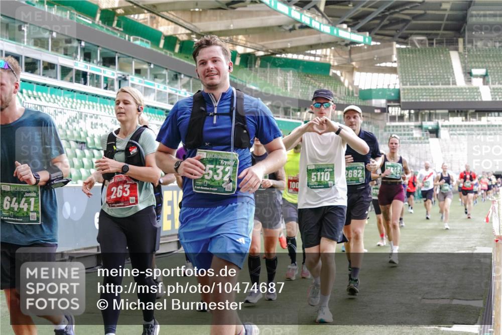 13.09.2026 - 21. swb-Marathon Bremen Michael Burmester http://msf.ph/oto/10474687 13.09.2026 13:16:06 Laufen im Stadion 134, 143, 153, 231, 263, 266, 267, 271, 300, 414, 598, 612, 653, 990, 1047, 1185, 1312, 1465, 1539, 1825, 1874, 1987, 2013, 2218, 2235, 2259, 2351, 2359, 2363, 2381, 2385, 2386, 2466, 2468, 2484, 2494, 2562, 2579, 2664, 2667, 2678, 2690, 2691, 2698, 2737, 2760, 2778, 2783, 2797, 2799, 2846, 2859, 2861, 2865, 2874, 2958, 2974, 2996, 3001, 3075, 3133, 3157, 3165, 3185, 3237, 3265, 3331, 3355, 3366, 3382, 3387, 3486, 3501, 3512, 3670, 3680, 3829, 4034, 4306, 703 meine-sportfotos.de
