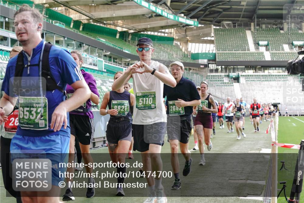 13.09.2026 - 21. swb-Marathon Bremen Michael Burmester http://msf.ph/oto/10474700 13.09.2026 13:16:07 Laufen im Stadion 134, 143, 153, 231, 263, 266, 267, 271, 300, 414, 598, 612, 653, 990, 1047, 1185, 1312, 1465, 1539, 1825, 1874, 1987, 2013, 2218, 2235, 2259, 2351, 2359, 2363, 2381, 2385, 2386, 2466, 2468, 2484, 2494, 2562, 2579, 2664, 2667, 2678, 2690, 2691, 2698, 2737, 2760, 2778, 2783, 2797, 2799, 2846, 2859, 2861, 2865, 2874, 2958, 2974, 2996, 3001, 3075, 3133, 3157, 3165, 3185, 3237, 3265, 3331, 3355, 3366, 3382, 3387, 3486, 3501, 3512, 3670, 3680, 3829, 4034, 4306, 703 meine-sportfotos.de