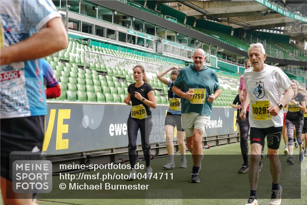 13.09.2026 - 21. swb-Marathon Bremen Michael Burmester http://msf.ph/oto/10474711 13.09.2026 10:38:26 Laufen im Stadion 10090, 10091, 10139, 10150, 10168, 10188, 10190, 10204, 10205, 10238, 10259, 10260, 10273, 10274, 10283, 10305, 10315, 10323, 10327, 10360, 10363, 10364, 10370, 10375, 10376, 10378, 10404, 10432, 10444, 10457, 10465, 10469, 10488, 10505, 10510, 10516, 10526, 10595, 10598, 10630, 10645, 10654, 10661, 10663, 10664, 10674, 10681, 10682, 10686, 10695, 10697, 10802, 10823 meine-sportfotos.de