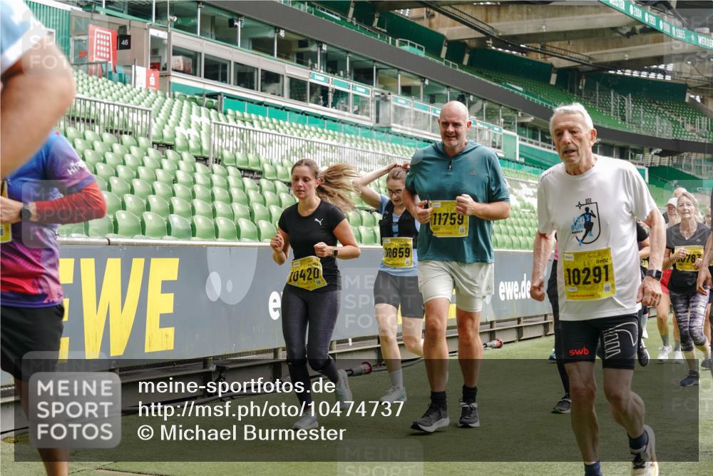 13.09.2026 - 21. swb-Marathon Bremen Michael Burmester http://msf.ph/oto/10474737 13.09.2026 10:38:26 Laufen im Stadion 10090, 10091, 10139, 10150, 10168, 10188, 10190, 10204, 10205, 10238, 10259, 10260, 10273, 10274, 10283, 10305, 10315, 10323, 10327, 10360, 10363, 10364, 10370, 10375, 10376, 10378, 10404, 10432, 10444, 10457, 10465, 10469, 10488, 10505, 10510, 10516, 10526, 10595, 10598, 10630, 10645, 10654, 10661, 10663, 10664, 10674, 10681, 10682, 10686, 10695, 10697, 10802, 10823 meine-sportfotos.de