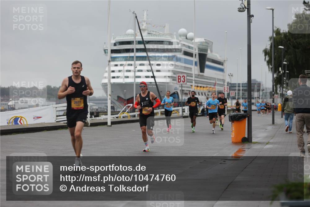 13.09.2026 - Kiel Lauf Andreas Tolksdorf http://msf.ph/oto/10474760 13.09.2026 11:46:43 Kiellinie 415, 2677, 459, 3 meine-sportfotos.de