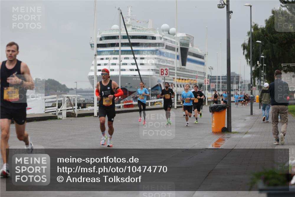 13.09.2026 - Kiel Lauf Andreas Tolksdorf http://msf.ph/oto/10474770 13.09.2026 11:46:44 Kiellinie 2677, 555, 4591, 3 meine-sportfotos.de