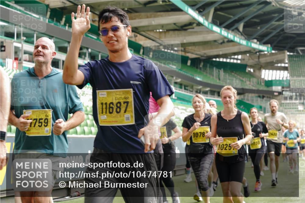 13.09.2026 - 21. swb-Marathon Bremen Michael Burmester http://msf.ph/oto/10474781 13.09.2026 10:38:28 Laufen im Stadion 10090, 10091, 10135, 10139, 10150, 10168, 10188, 10190, 10204, 10205, 10238, 10259, 10260, 10273, 10274, 10283, 10305, 10315, 10323, 10327, 10360, 10363, 10364, 10370, 10375, 10376, 10378, 10404, 10432, 10444, 10457, 10465, 10469, 10488, 10505, 10510, 10511, 10516, 10526, 10595, 10598, 10609, 10630, 10645, 10654, 10661, 10662, 10663, 10664, 10674, 10681, 10682, 10686, 10695, 10697, 10802, 10823 meine-sportfotos.de