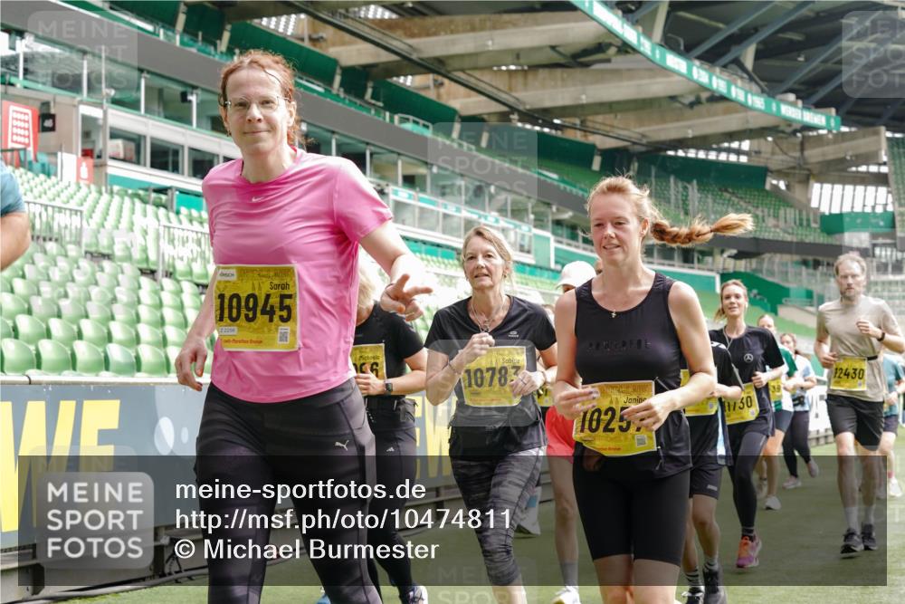 13.09.2026 - 21. swb-Marathon Bremen Michael Burmester http://msf.ph/oto/10474811 13.09.2026 10:38:29 Laufen im Stadion 10090, 10091, 10135, 10139, 10150, 10168, 10188, 10190, 10204, 10205, 10238, 10259, 10260, 10273, 10274, 10283, 10305, 10315, 10323, 10360, 10363, 10364, 10370, 10375, 10376, 10378, 10404, 10432, 10444, 10457, 10465, 10469, 10488, 10505, 10510, 10511, 10516, 10526, 10595, 10598, 10609, 10630, 10645, 10654, 10661, 10662, 10663, 10664, 10674, 10681, 10682, 10686, 10695, 10697, 10802, 10823 meine-sportfotos.de